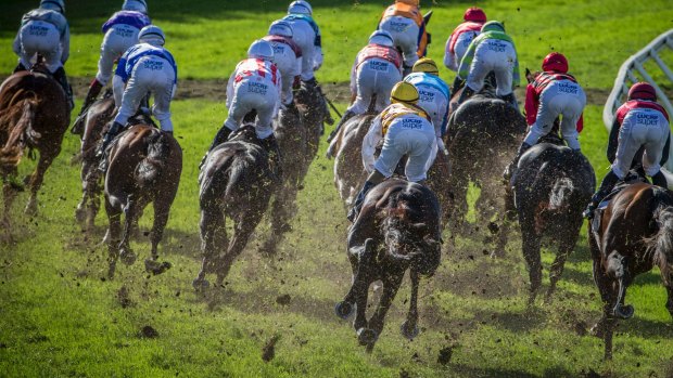 Racegoers have been told to allow up to an hour extra when travelling to Saturday's event.