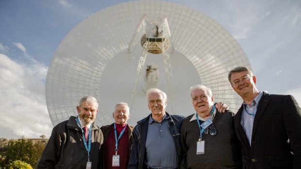 Hamish Lindsay, John Saxon, Gene Cernan, Mike Dinn, and current CSIRO director of the Canberra Deep Space Communications Complex Dr Ed Kruzins. 