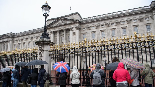 Staff are reportedly gathering at Buckingham Palace.