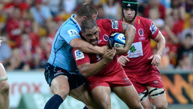 Former Queensland Reds hooker Albert Anae has signed with the Brumbies.