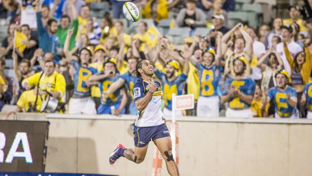 Joe Tomane scores for the Brumbies in round one at Canberra Stadium.