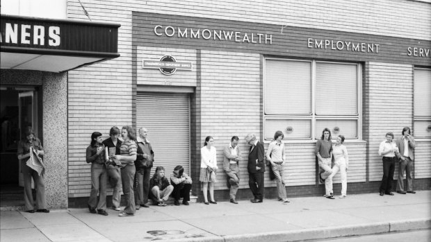 Job seekers queue outside the Crows Nest CES in 1974.