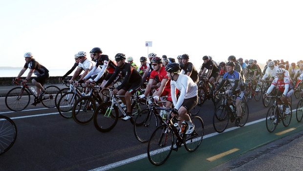 Lance Armstrong rode with hundreds of cyclists.