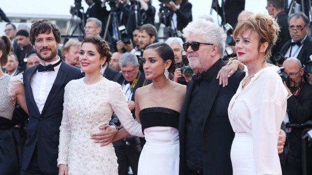 Michelle Jenner, Daniel Grao, Emma Suarez,  Inma Cuesta, director Pedro Almodovar and Adriana Ugarte at Cannes.