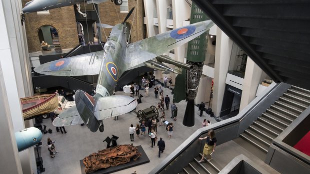 A new gallery dedicated to World War I at the Imperial War Museum in London incorporates old weapons, machines and memorabilia.