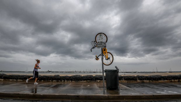 Victoria's environmental watchdog has been accused of prioritising dumped oBikes over addressing climate change.