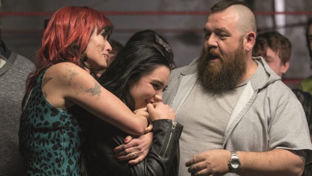 Lena Headey, Florence Pugh, and Nick Frost in Fighting With My Family. 