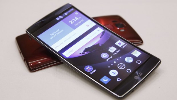 The LG G Flex 2 is an improvement in terms of specifications, but is still stubbornly different.