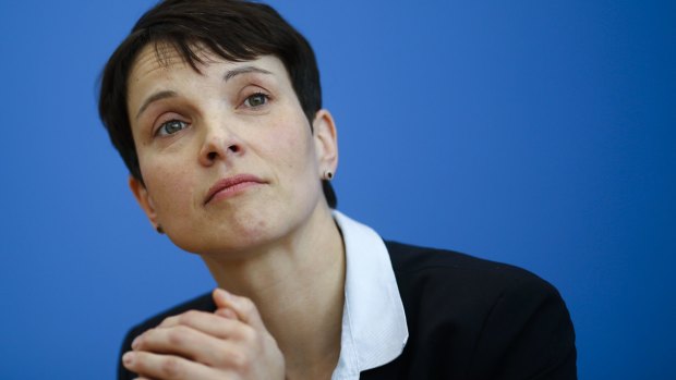 AfD leader Frauke Petry has called for police to be given the power to shoot asylum seekers at the border.