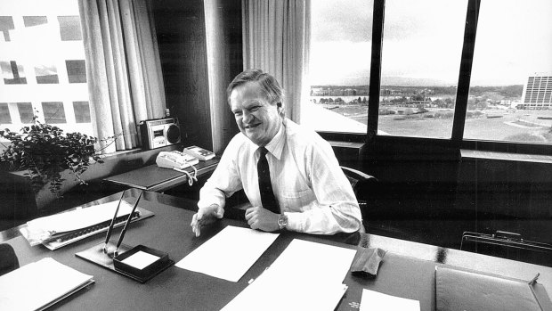 Bill Harris, in his Civic office, was ''absolutely crucial in getting the whole process of government underway and his contribution was invaluable''. He is pictured here in 1987.