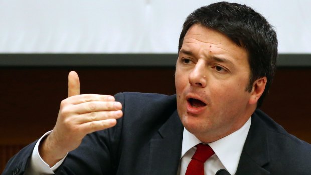 Italian Prime Minister Matteo Renzi says public sector  workers and their bosses may be fired if they 
neglect their responsibilities at work. 