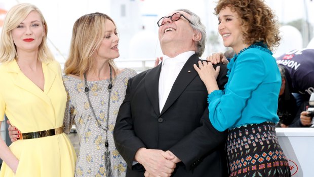 Kirsten Dunst, Vanessa Paradis, George Miller and Valeria Golino attend the Jury photocall.