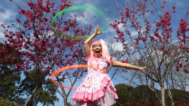 Shiho Sparkle Hooper,  a hula hoop performer, will appear at the Auburn Botanical Gardens for the cherry blossom festival. 