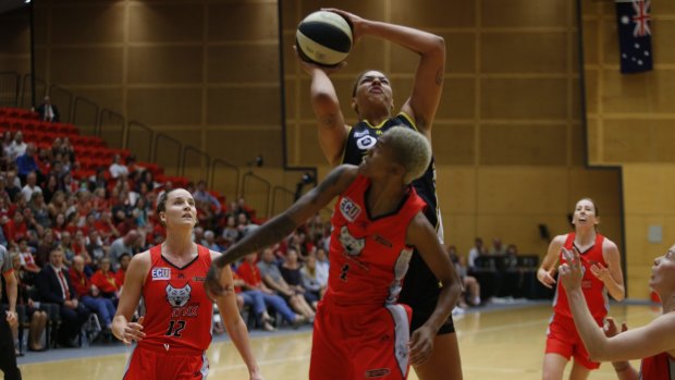 Boomer Liz Cambage goes to the basket during friday night's semi-final.