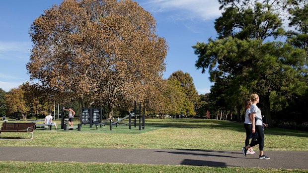 Residents have moved to block the installation of skate facilities at Rushcutters Bay Park for fear it will disturb the peace.