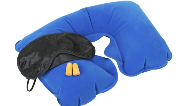 Inflatable Neck Pillow, Sleeping mask and earplugs Flying tips.
Travel neck pillow, eye mask and earplugs
str12cover