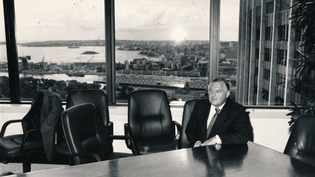 Alan Bond in his office in December 1986.