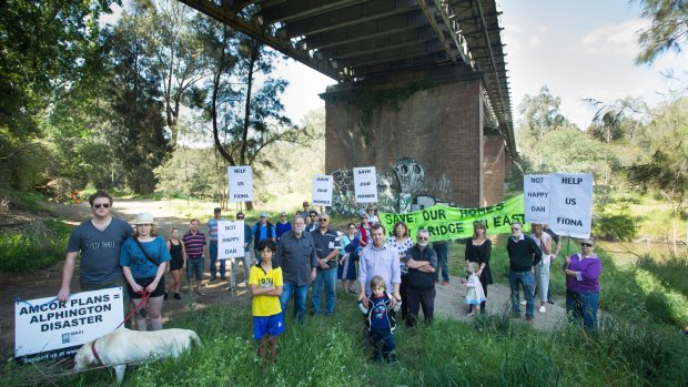 Residents protest VicRoads' plans for the Chandler Highway bridge. 