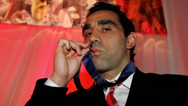 Goodes with his second Brownlow Medal, in 2006.