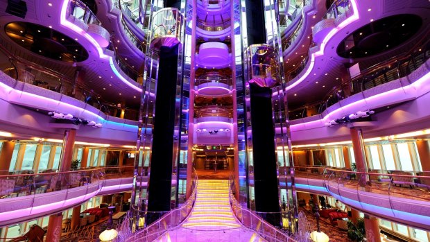 The Legend of the Seas cruise ship - Centrum.