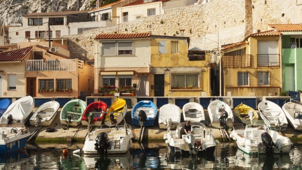 A typical shot of Marseille and its houses and boats.