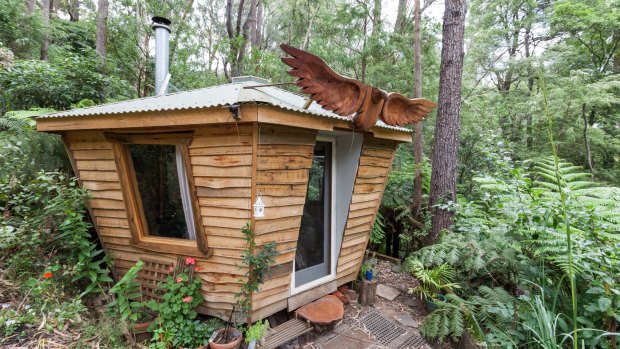 Leave your gadgets and gizmos at the door when you stay at this tree bath house in the Upper Yarra Valley.