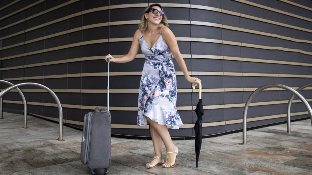 娜塔莉·霍克是8月份前往斐济。