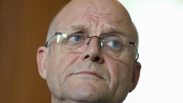 Senator David Leyonhjelm will attempt to amend the metadata retention laws.