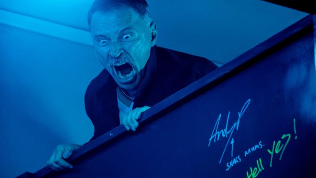 Robert Carlyle channels the rage again. 