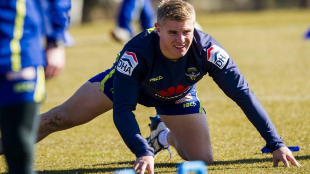 Former Canberra Raider Matt McIlwrick will try to revive his career at the Sydney Roosters.