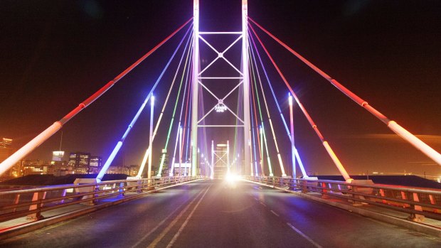 The Nelson Mandela bridge at night.