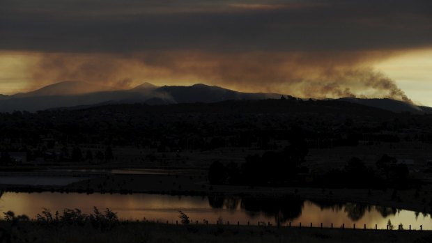 Hazard reductions burns could push some smoke over Canberra.