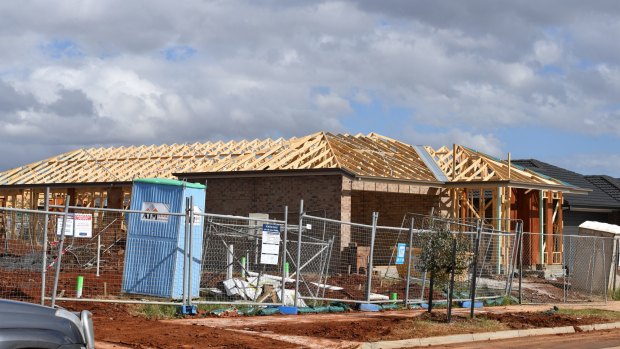 Atherstone housing estate under construction.