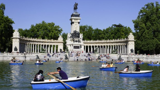 The boating lake in Madrid’s Parque del Buen Retiro.