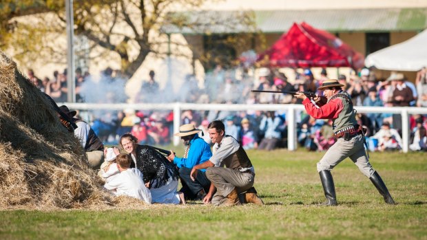 More than 3000 people gathered to watch the re-enactment in Braidwood.