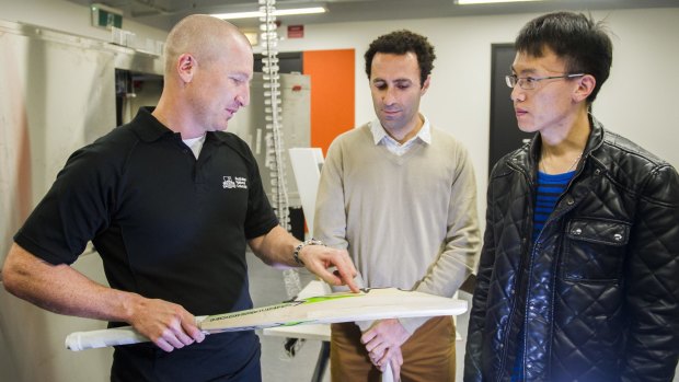 Haddin made comments to the scientists about what each bat felt like during his time with ANU researchers Dr Mohammad Saadatfar and PhD student Jin Tao.