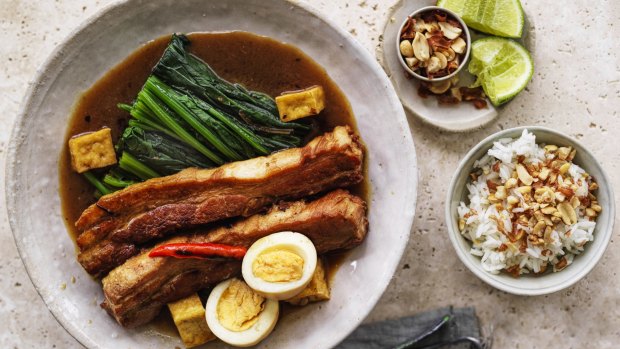 Braised pork with star anise, tofu and egg.