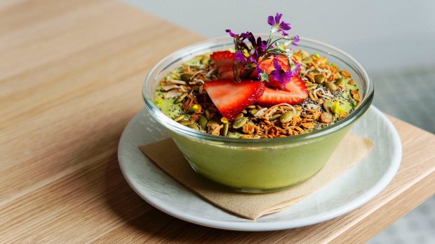 The matcha health bowl is a pretty breakfast dessert that's as luxurious as it is healthy.