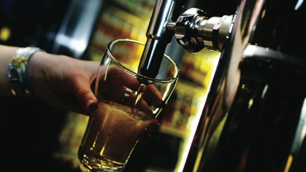The ACT Alcohol Policy Alliance has called for a 1am lockout policy at bars and clubs in Canberra. 