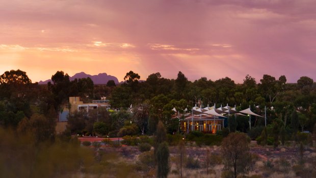 Sails in the
Desert is
part of Ayers
Rock Resort,
which offers
accommodation
from camping
to five star.