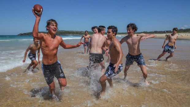 Sun lovers are expected to make the most of the coming week's hot weather. 