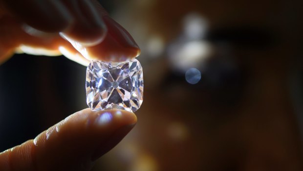 Louis XIV, Napoleon diamond to be auctioned off in Geneva