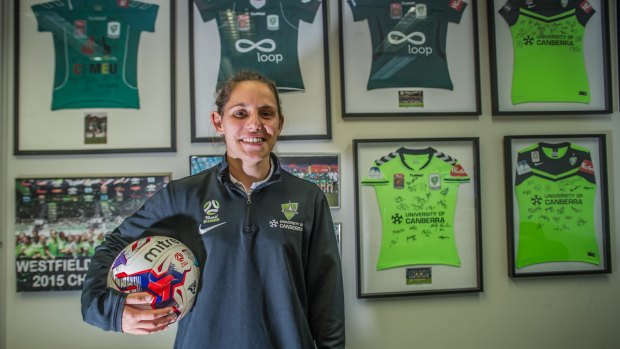 Canberra United co-captain Ash Sykes has announced her retirement at the age of 26.