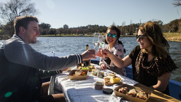 GoBoat Canberra will offer electric picnic boat hire on Lake Burley Griffin from late 2017.