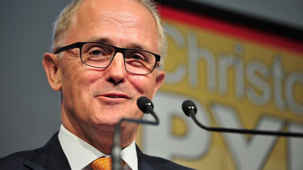 Communications Minister Malcolm Turnbull is pressuring internet service providers to develop a code to stop piracy.