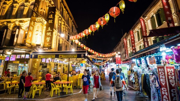 Chinatown district in Singapore is a great source of Chinese-made products, as well as electrical goods, textiles, clothes, cosmetics and luggage.
