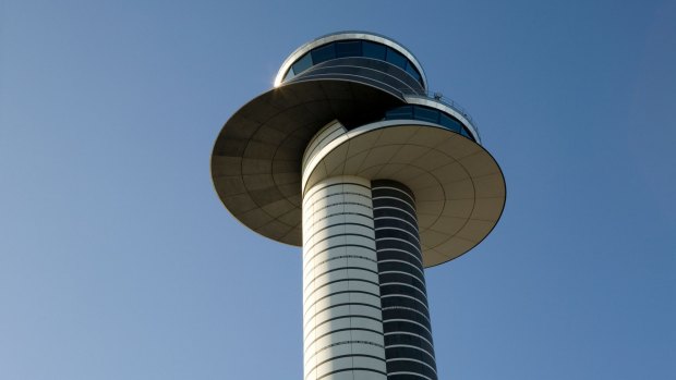 Do you read me? An airport control tower.
