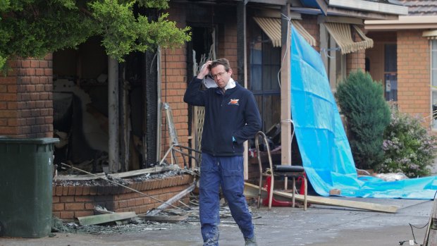 Arson Squad and Forensics inspect a unit fire in Deer street , Deer Park.