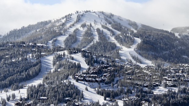 Deer Valley boasts 21 chairlifts, 103 perfectly groomed runs, and six bowls spread over more than 800 hectares of skiable terrain.