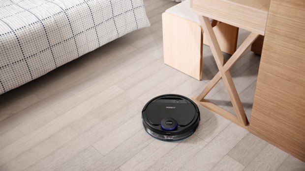 The Ozmo 930 is smart enough not to water your carpets, but it can still come unstuck.